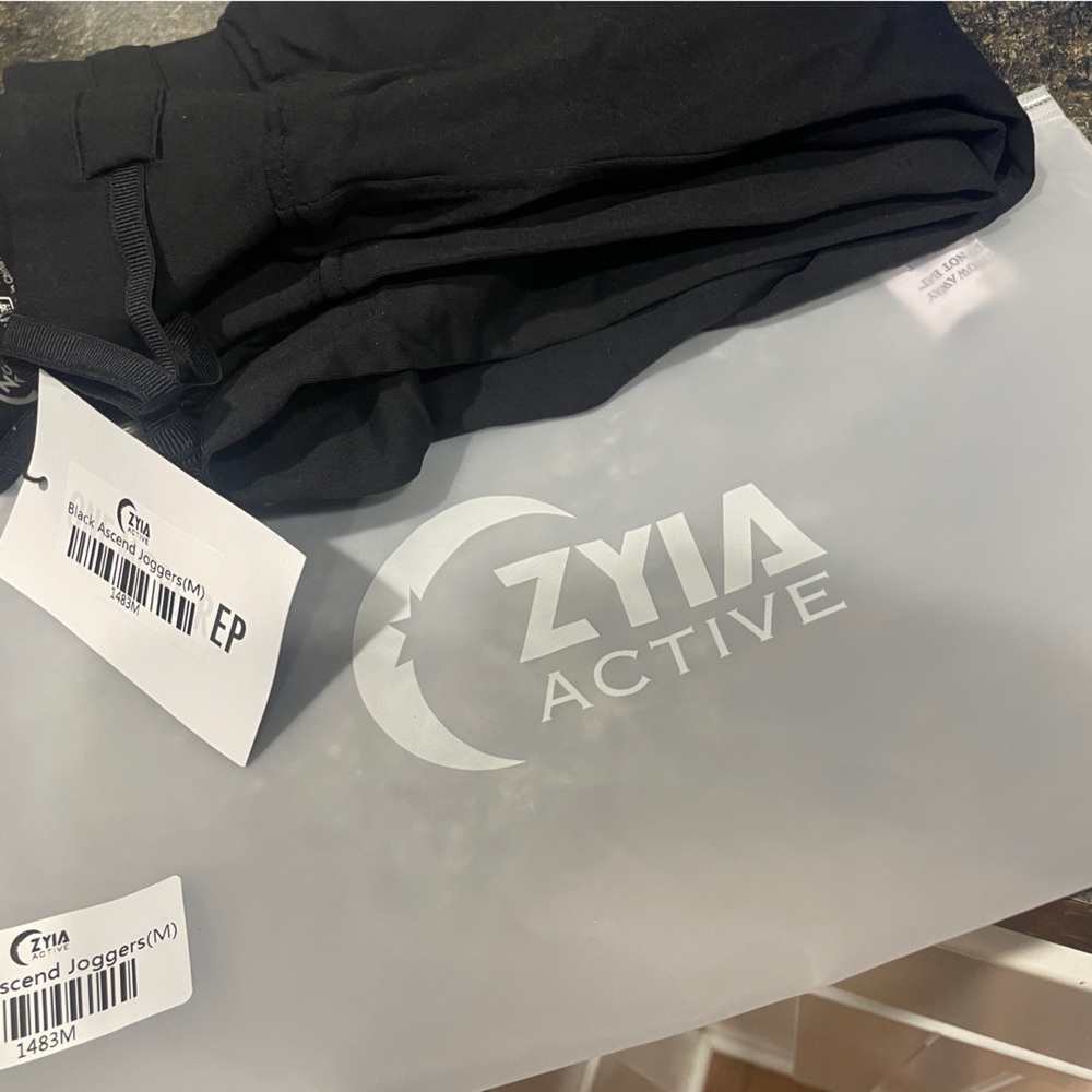 Zyia Ascend joggers - Brand new!
